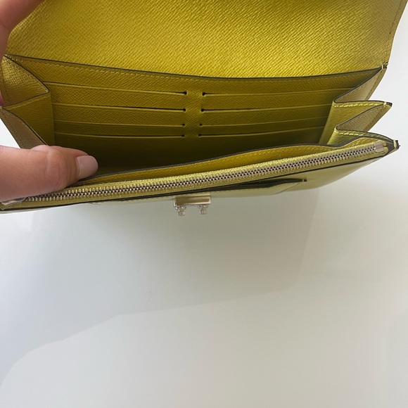 LOUIS VUITTON Wallet Authentic - Picture 7 of 13